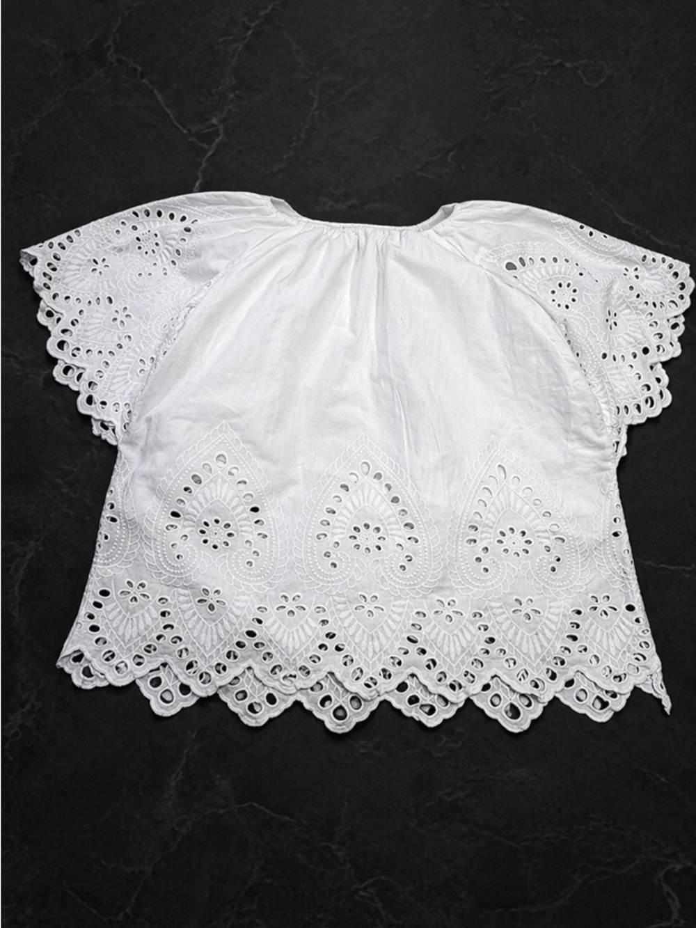 Cat & Jack White Eyelet Flutter Sleeve girls Blouse  7/8